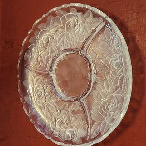 Crystal with frosted rose pattern